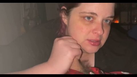 High Lady Giving Morning Blowjob To Boyfriend thumbnail 1